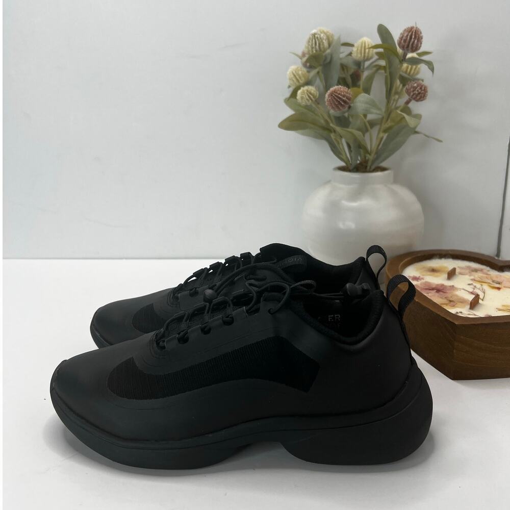 Vionic Guinn Lace Up Mesh Waterproof Sneaker Black Women's 5 Medium NWOB
